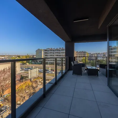 Apartamento Bemowo - Air Con, Balcony, Parking - By Rentujemy *
