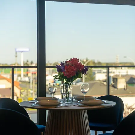 Apartamento Bemowo - Air Con, Balcony, Parking - By Rentujemy Varsóvia