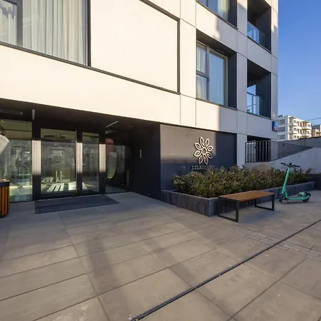 Apartamento Bemowo - Air Con, Balcony, Parking - By Rentujemy *